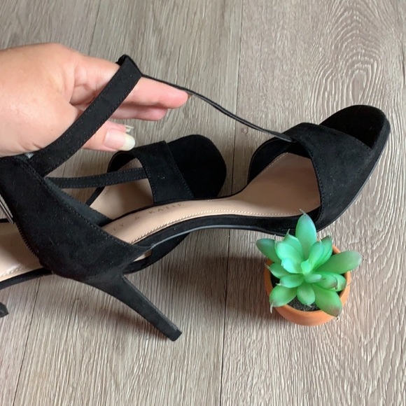 Kelly & Katie Conradd 8M New - Picture 3 of 15